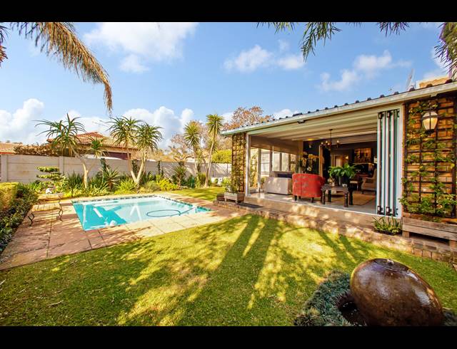 2 BEDROOM TOWNHOUSE FOR SALE IN RADIOKOP